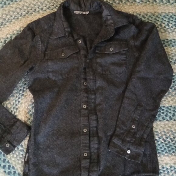 Icebreaker Sz M dark gray Button down - fair condition - Picture 5 of 5